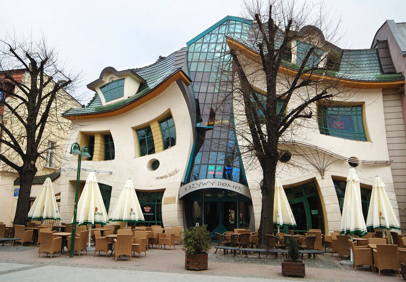 Необычные дома - Кривой домик в Польше 