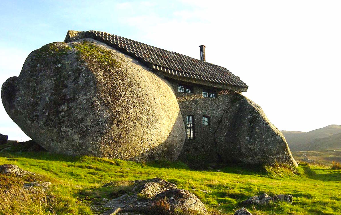 Необычные дома - Каменный дом, Фафе, Португалия 