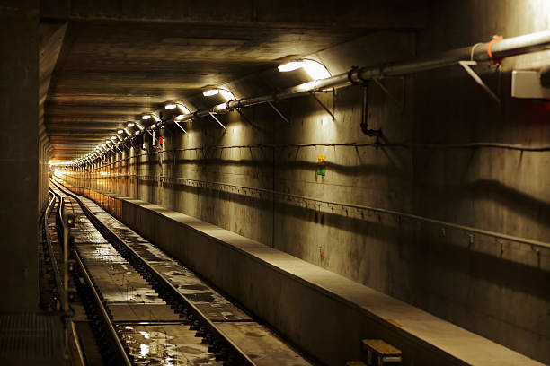 Tunnel sous-terrains, tuyaux